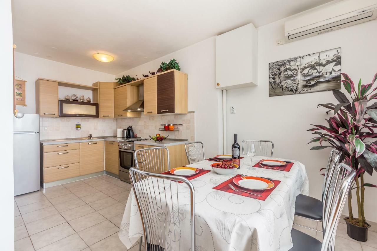 Apartment Lucky 1 Rijeka Eksteriør billede